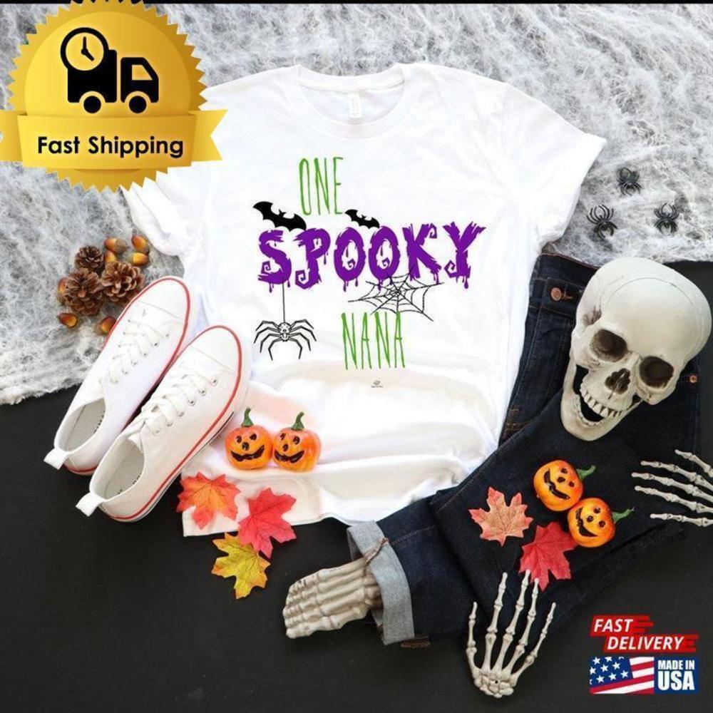 One Spooky Nana Vibes Shirt Halloween Season Retro Gift Unisex T-Shirt